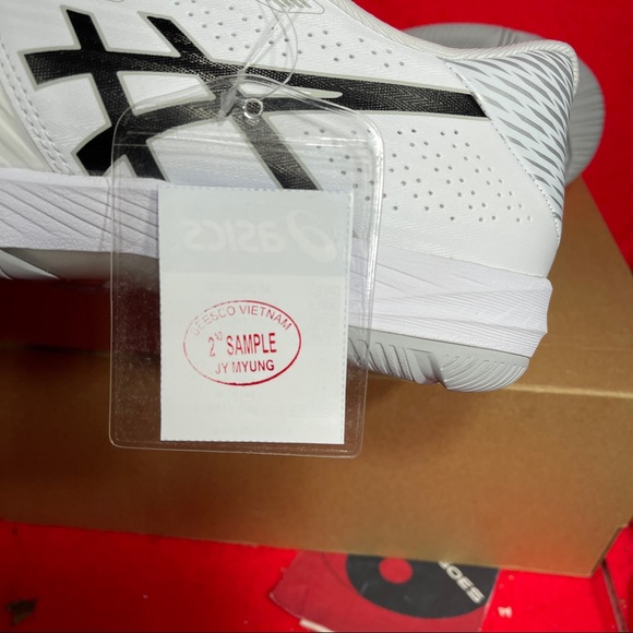 Asics Court Speed FF SAMPLE PAIR Men's Size 9 Running Shoes White Silver - Picture 9 of 12